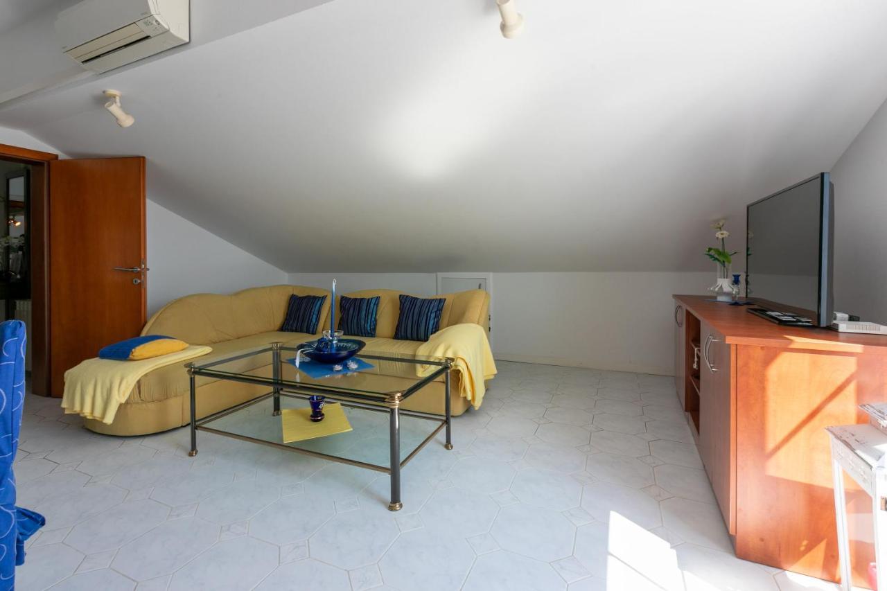 Apartments Vila Antula Banjol Exterior foto