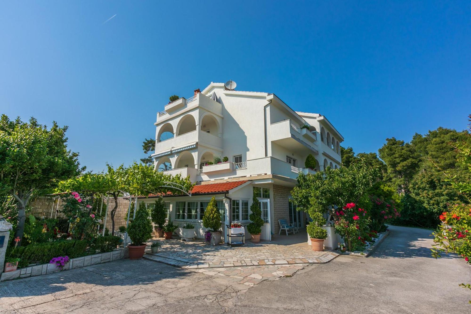 Apartments Vila Antula Banjol Exterior foto